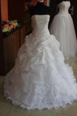 Свадебные платья в ассортименте