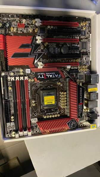 Материнская плата ASRock Fatal1ty P67 Professional в Москве