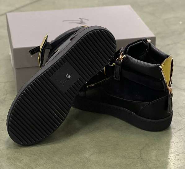 Мужские ботинки в Москве