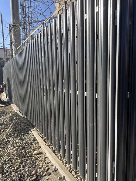 Монтаж заборов из металлопрофиля в Краснодаре