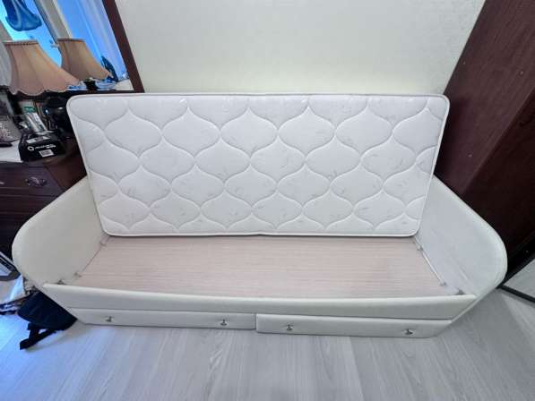 Кровать с матрасом в Москве