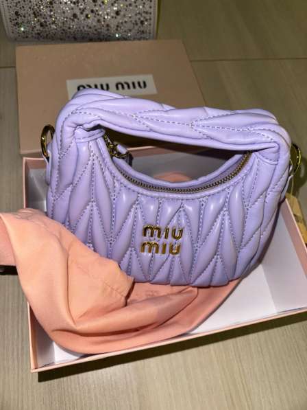 Сумку miu miu