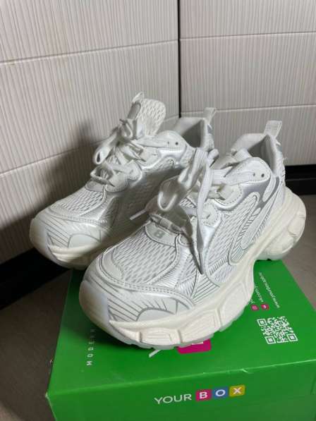 Новые кроссовки