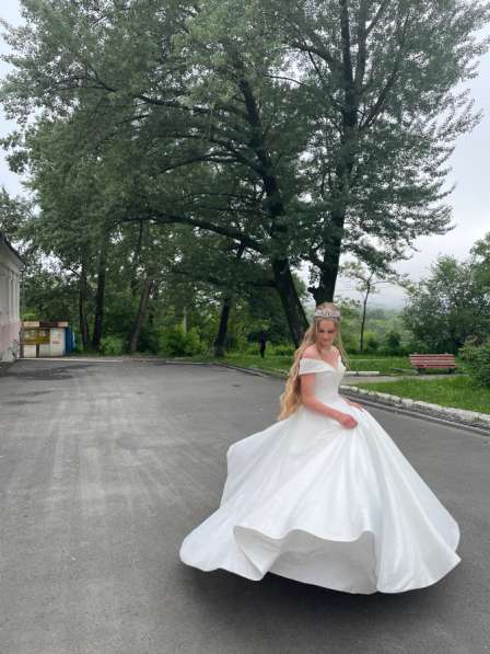 Продам выпускное/свадебное платье в идеальном состоянии в Артеме фото 3