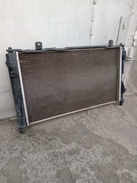 Продам радиатор основной рабочий для автомобиля Лада Гранта