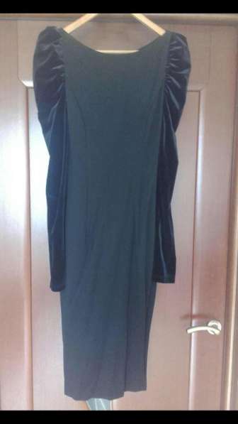 Платье футляр новое М 46 чёрное миди по фигуре ткань плотная в Москве