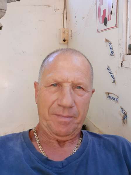 Юрий, 66 лет, хочет пообщаться в фото 3