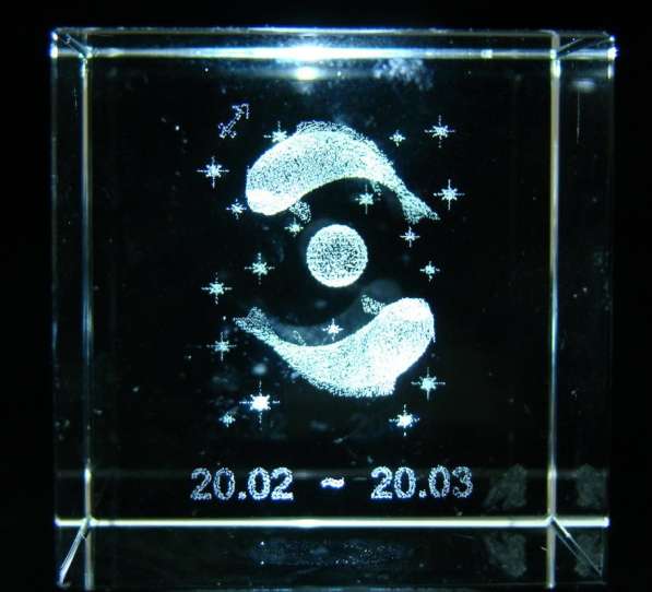 Пресс-папье хрустальное Знак зодиака Рыбы (X215) в Москве фото 6