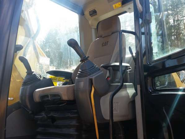 Экскаватор гусеничный Caterpillar 319DLN в Санкт-Петербурге фото 4