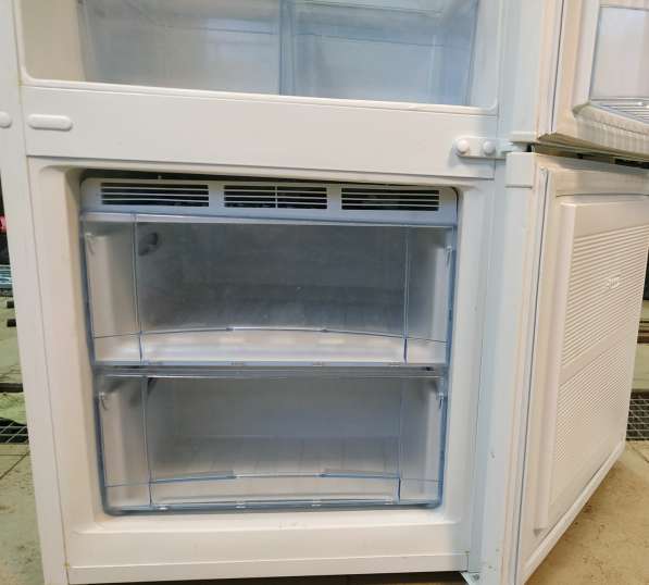 Холодильник двухкамерный в Волосово фото 4