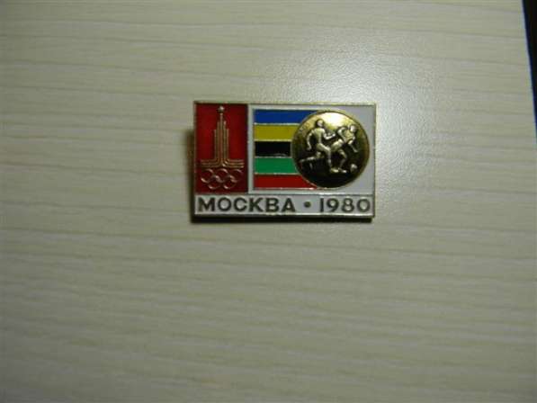 Значок. Олимпиада.Футбол.Ленинград, турнир, стадион.3 разных в фото 21