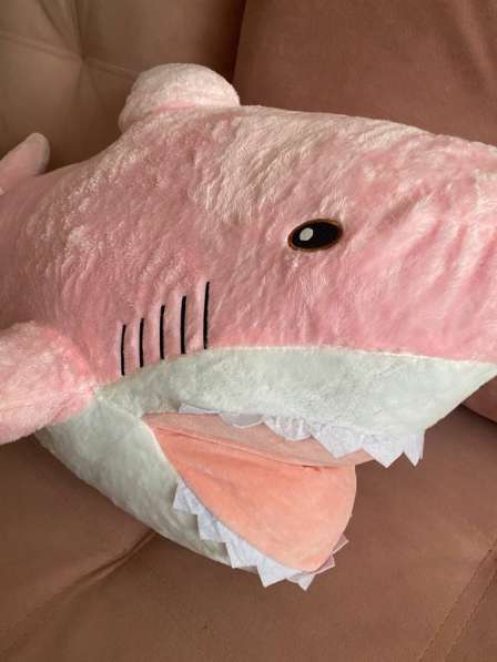Мягкая игрушка Акула розовая