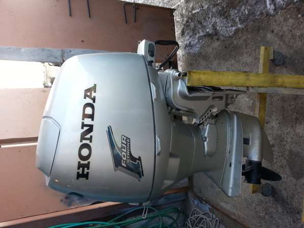 Продам лодочный двигатель HONDA 50 в Владивостоке