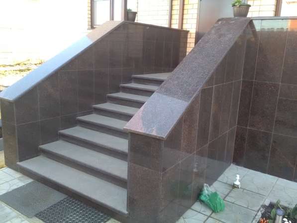 Лестницы из натурального камня мрамора и гранита в Чехове фото 6