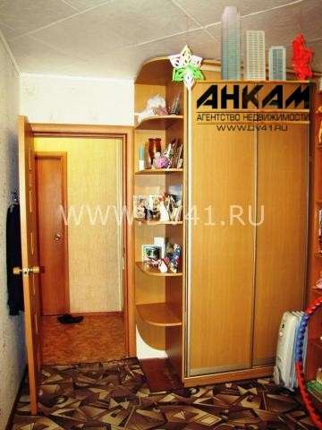 Продам двухкомнатную квартиру в г.Петропавловск-Камчатский. Жилая площадь 45 кв.м. Этаж 1. Дом панельный. 