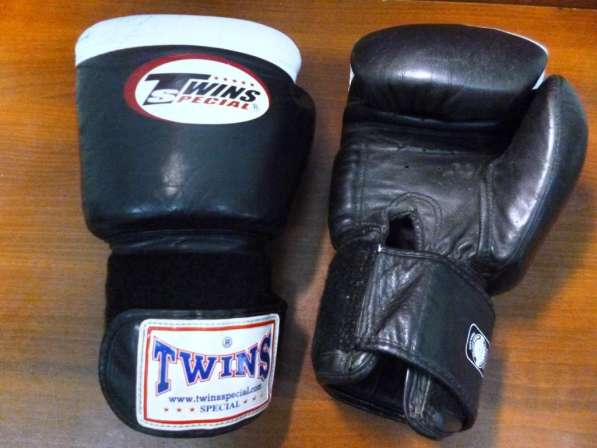 Перчатки для бокса TWINS 18OZ в Москве