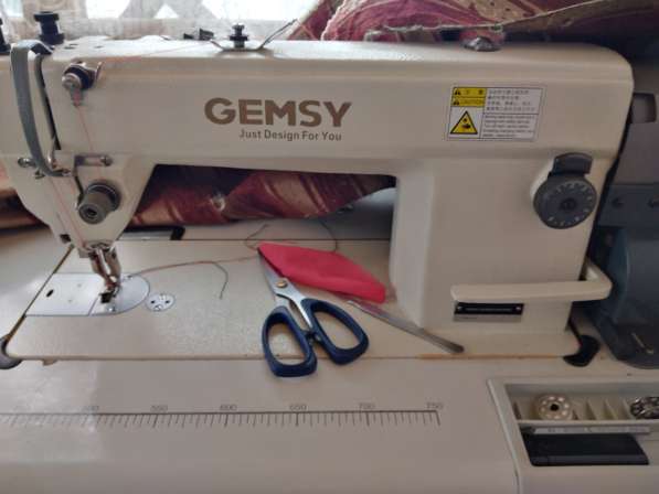Швейная машина Gemsy 0818 с тройным продвижением