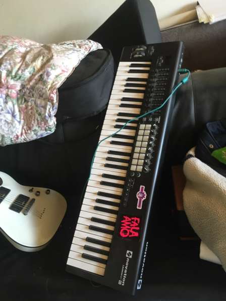 MIDI клавиатура 61