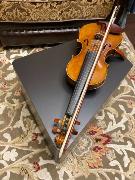 Дизайнерский столик в Москве