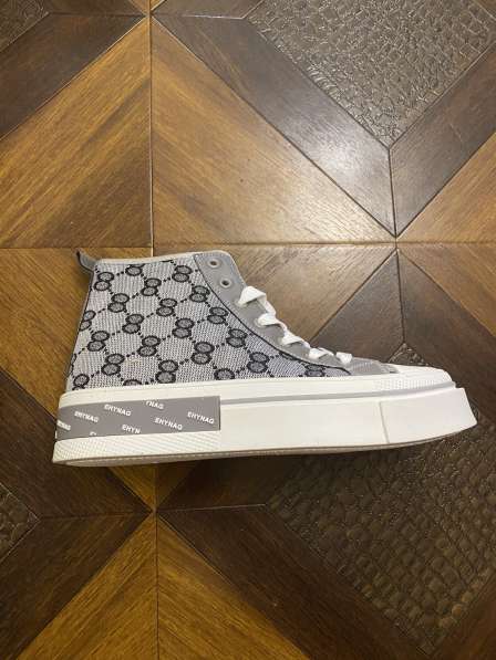 Продаю обувь женскую новое в Губкине