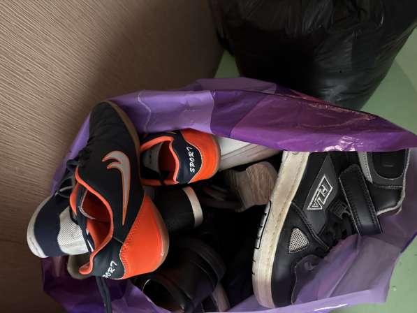 Отдам пакет обуви бесплатно