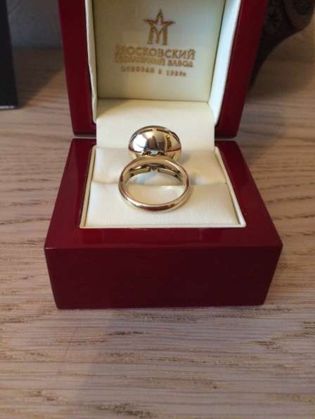 Роскошное кольцо с натуральным топазом и бриллиантами в Москве