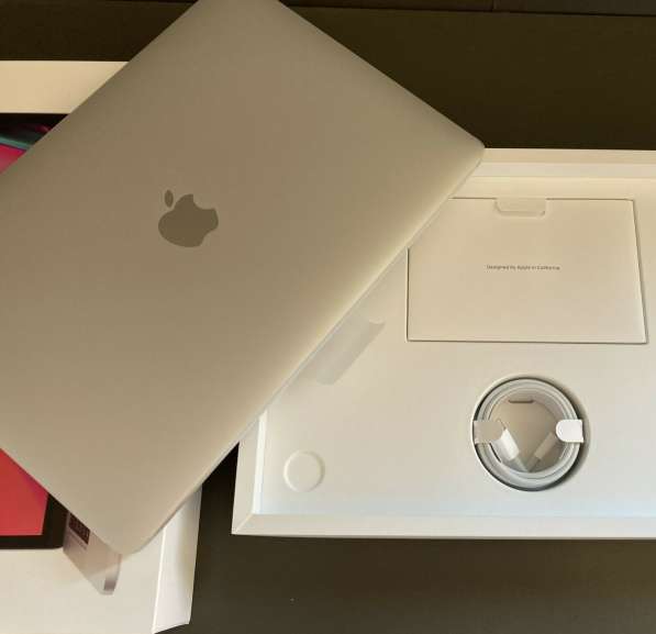Apple 13.3 MacBook Pro M1 Чип с дисплеем Retina (конец 2020 в Москве фото 3