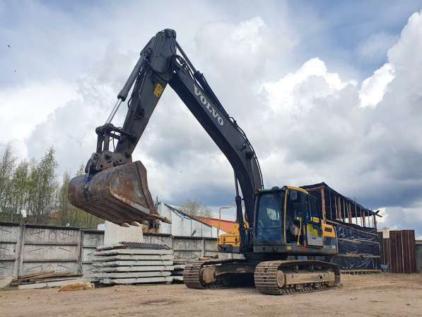 VOLVO EC220DL б/у экскаватор гусеничный Вольво ЕС220 в Санкт-Петербурге фото 4