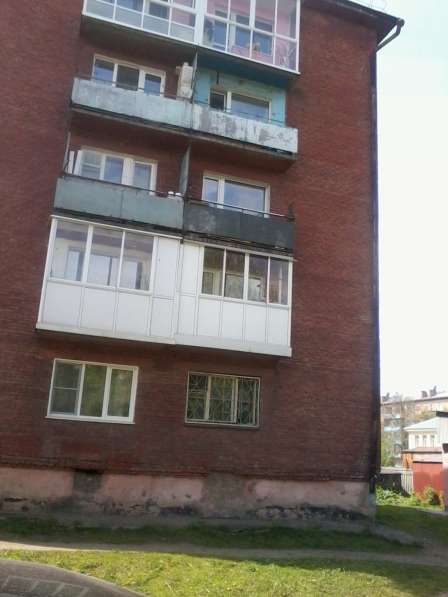 Кировский район, 2 к. квартира на втором этаже в Кемерове