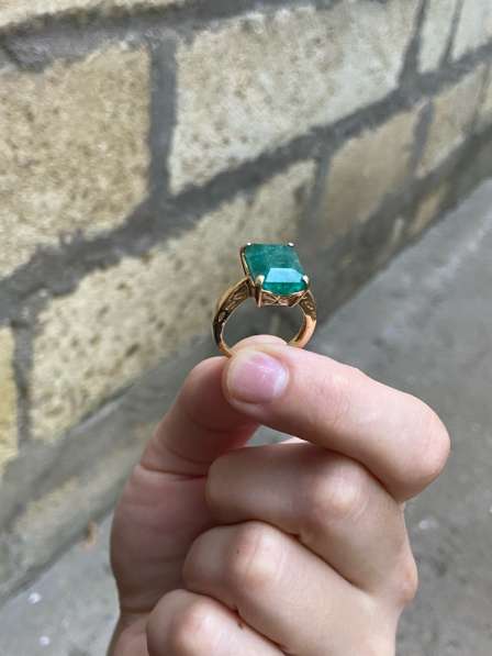 Золотое кольцо с натуральным изумрудом в Москве фото 3
