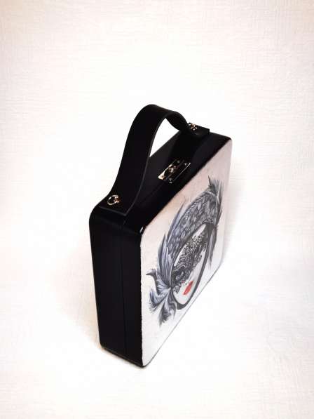 Дизайнерская черная сумка, оригинальный подарок, тренд в фото 5