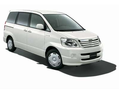 Куплю подержанный автомобиль Toyota Noah, продажав Омске