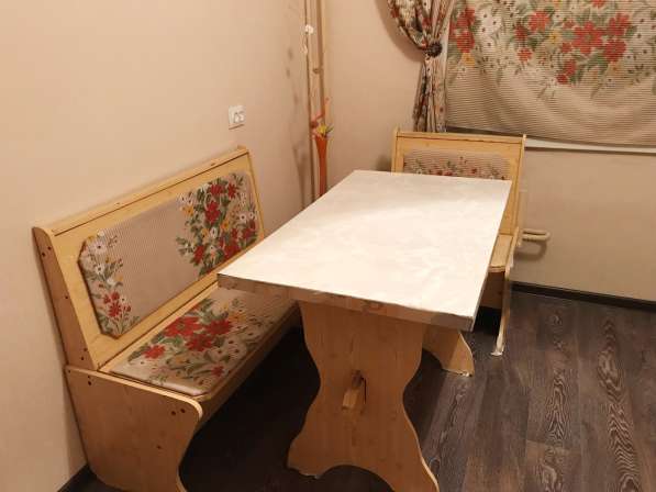 Кухонный уголок: стол и 2 сидения-лавки с ящиками (б/у) в Красноярске фото 3