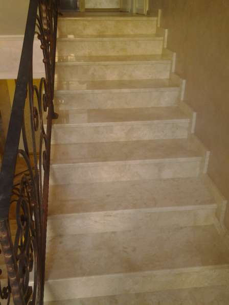 Лестницы из натурального камня мрамора и гранита в Серпухове фото 11