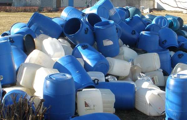 Покупаем ПНД канистры, флаконы в Подольске