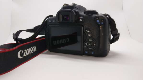 Зеркальный фотоаппарат Canon EOS 750D + объектив EF-S 18-55 в фото 4