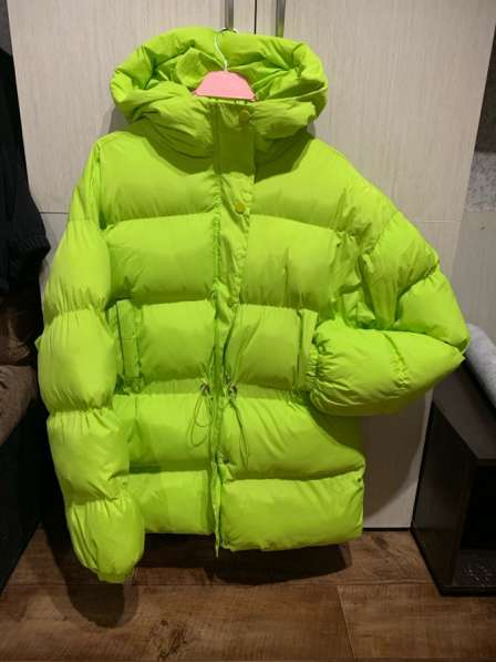 Продам пуховик. Очень теплый!