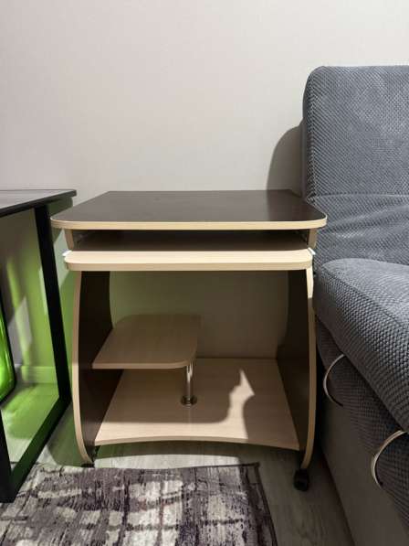 Стол компьютерный