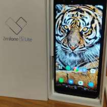 Asus ZenFone 5 lite. 4/64, в г.Хабаровск