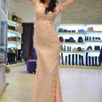Шикарное платье Valentino набивной 3D гипюр, в г.Киев
