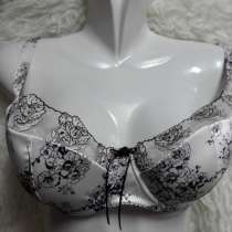 Бюстгальтер 107151 regina N молочный с розами, полупоролон. Страна производитель: ЛАТВИЯ, Размер: 85F, Цветовая гамма: цветной, Бренд: Regina N (Бюстгальтеры), в Москве