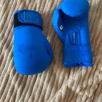 Продам боксерские перчатки, в Красноярске