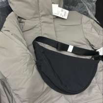 ЮНИКЛО зимняя этикетка есть, в Москве