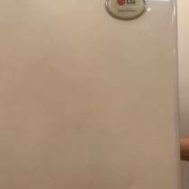 Продается холодильник, в Москве