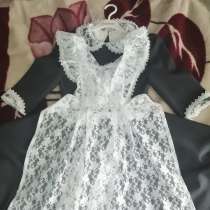 Продам школьное платье с фартуком, в Калуге
