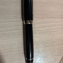 Ручка Файнлайнер от бренда Montblanc. Выполнена из чёрной др, в Москве