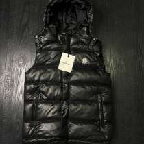 Жилетка Moncler с капюшоном, в Череповце