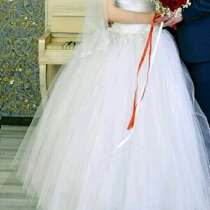 Свадебное платье 42-44, в Новокузнецке