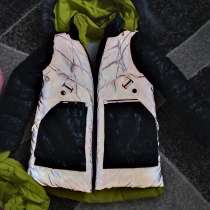 Отдам бесплатно, куртки осеннии и зимняя на девочку 5 -6 лет, в Воронеже