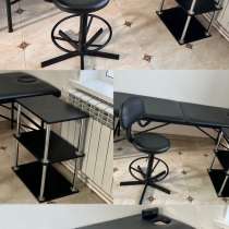 Продаётся комплект &mdash; 18 000 ₽ Массажная кушетка, стул мастер, в Грозном